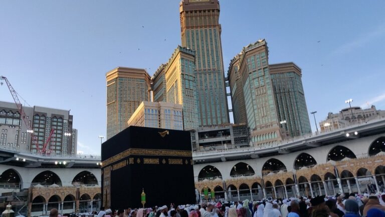 memilih travel umroh