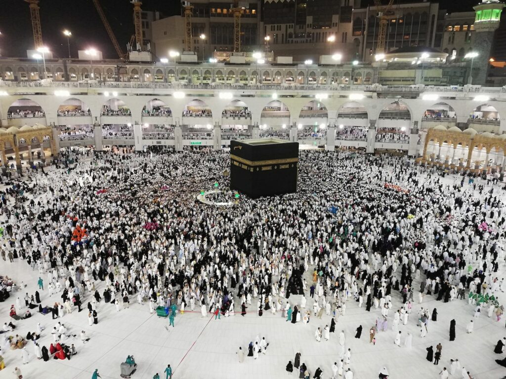Bolehkah Saya Berangkat Haji atau Umrah dengan Hutang yang Masih Ditanggung?