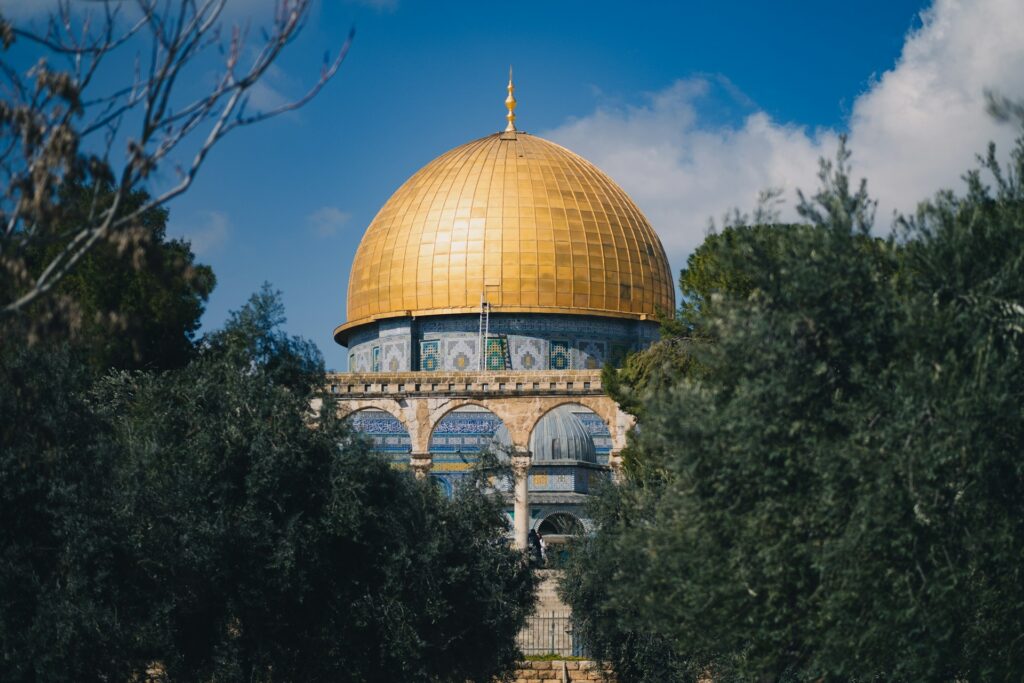 Mengenal Masjidil Aqsa dan Urgensinya untuk Umat Muslim
