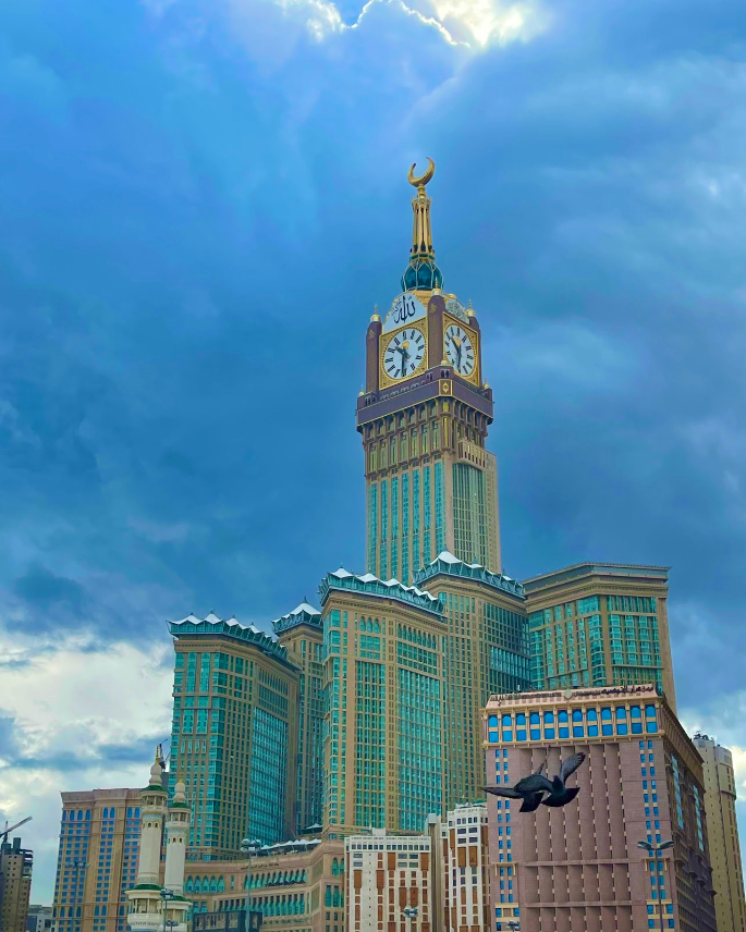 Menara Abraj Al Bait Menara Jam Tertinggi di Dunia Berada di Makkah