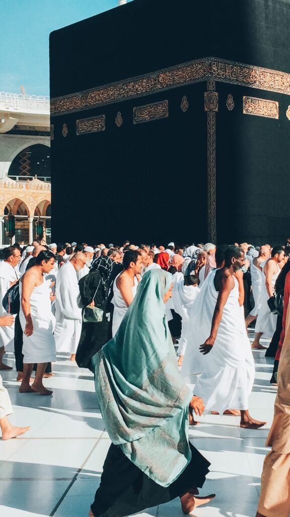 ruqaih ibrahim MtuIA64eJzQ unsplash Tata Cara Tawaf Wada Sebagai Penutup Ibadah di Tanah Suci